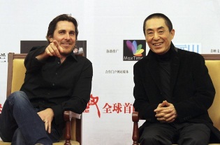 Christian Bale y el director chino Zhang Yimou. La película "The Flowers of War" protagonizada por Bale y dirigida por Zhang espera tener una nominación a los Oscares como mejor película extranjera
